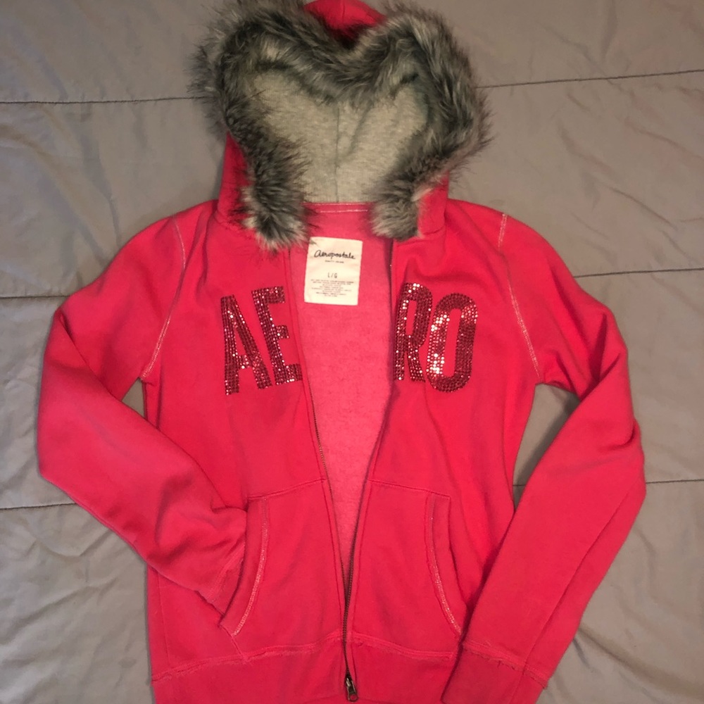 Full zip jacket w/ Eskimo hood